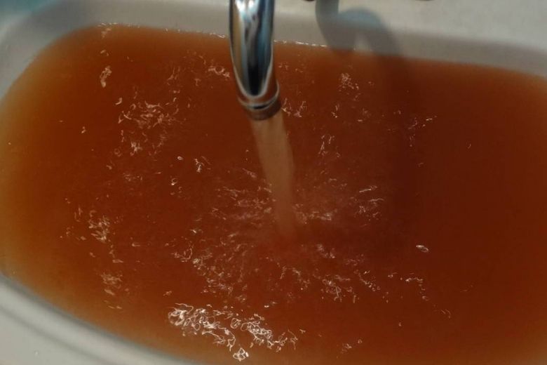 После включения горячей воды течет ржавая вода что делать. После включения горячей воды течет ржавая вода что делать фото. картинка После включения горячей воды течет ржавая вода что делать. смотреть фото После включения горячей воды течет ржавая вода что делать. смотреть картинку После включения горячей воды течет ржавая вода что делать.