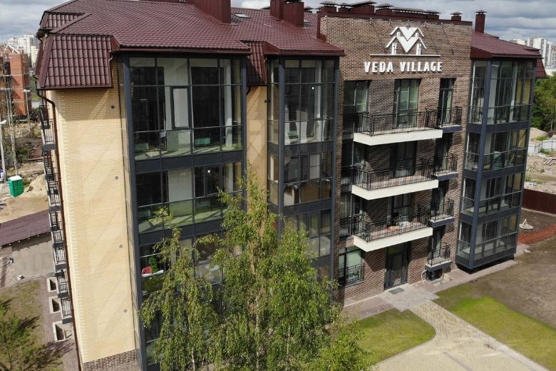 На фото — строительство ЖК Veda Village 