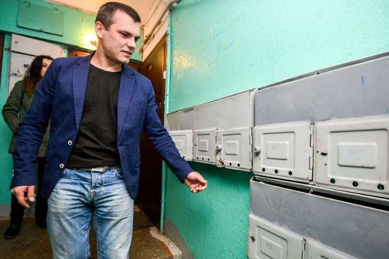 На фото – владелец недвижимости, не получивший вовремя налоговое уведомление