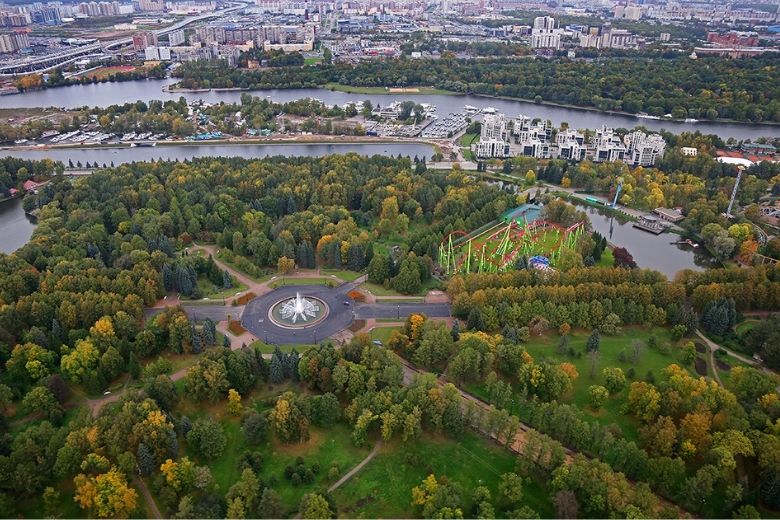На фото — Крестовский остров