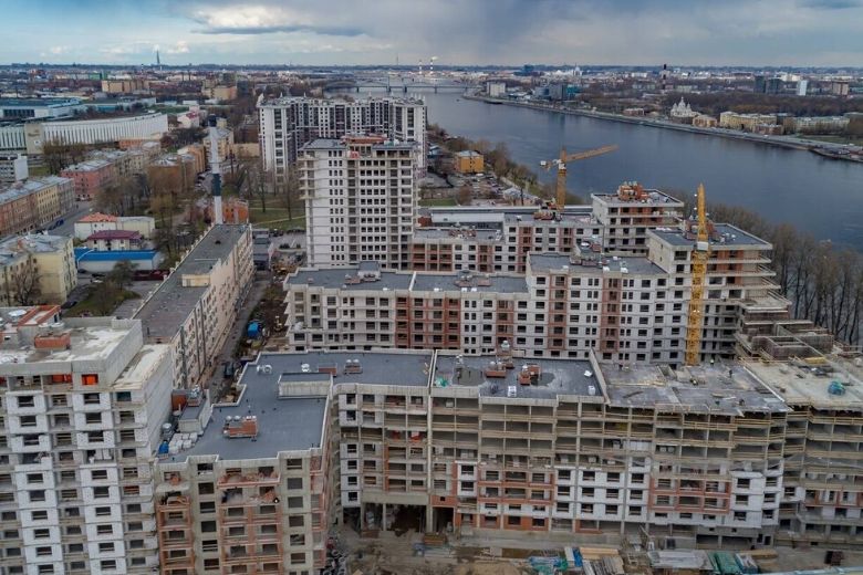 На фото - ЖК «Эталон на Неве»